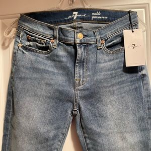 7 for All Mankind Gwenevere Ankle Jeans NWT Size 28